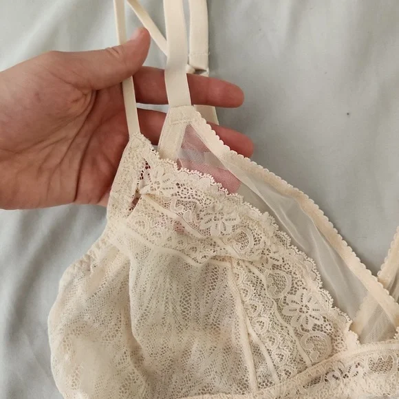 Adore Me Cream Lace Bralette Intimates - Picture 2 of 4